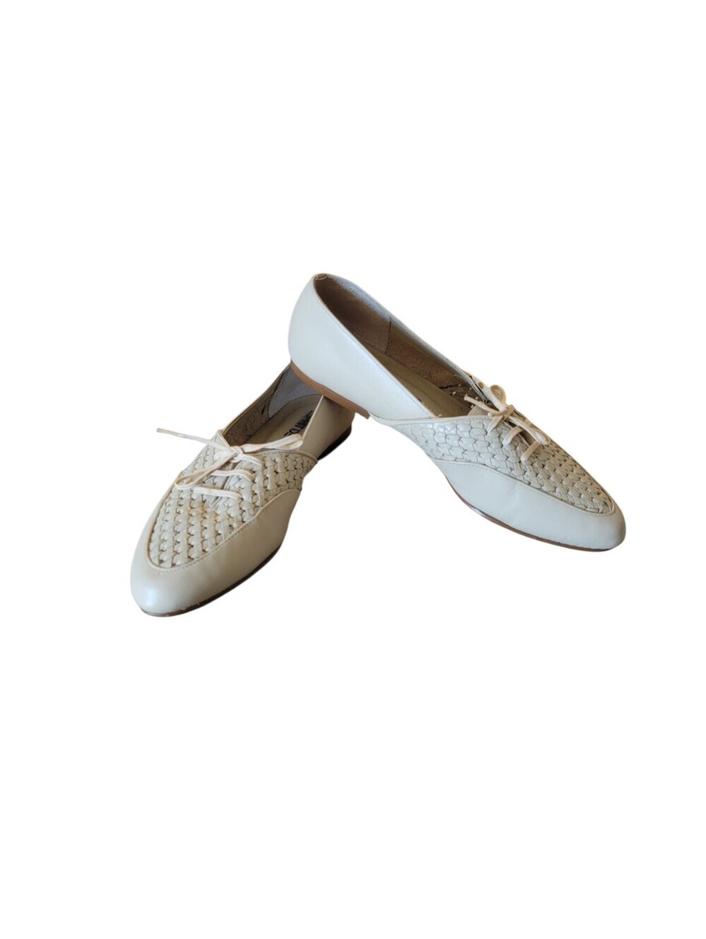 Esprit De Corp. Vintage 80s Woven Lace-Up Cream Women’s Flats